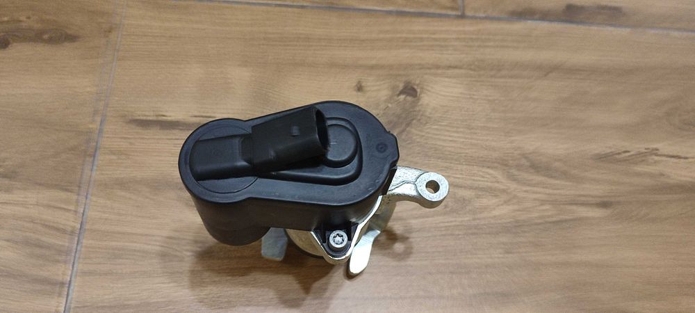 Супорт задній лівий на VW b6,B7,CC,Sharan,Tiguan Новий. 5N0 615 403