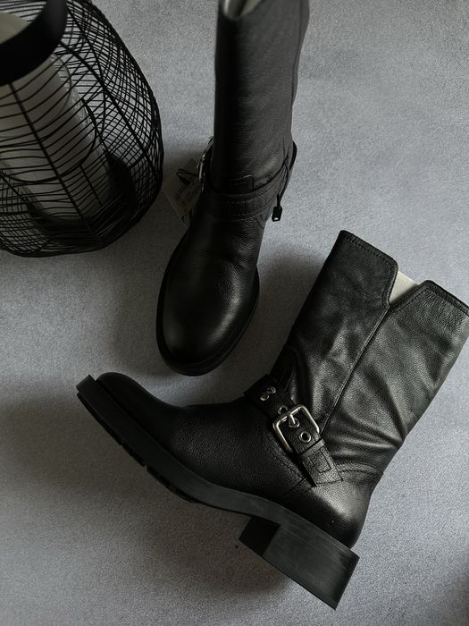 Шкіряні ботінки zara