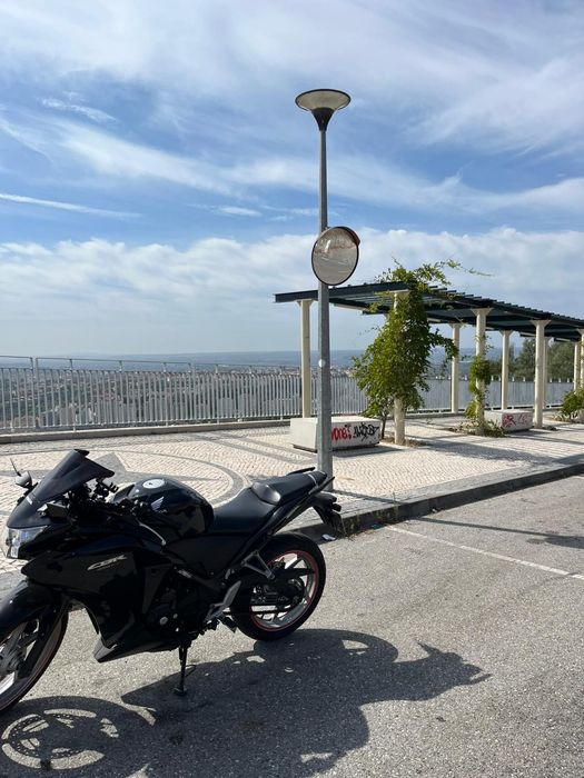 Vendo mota Honda CBR250R