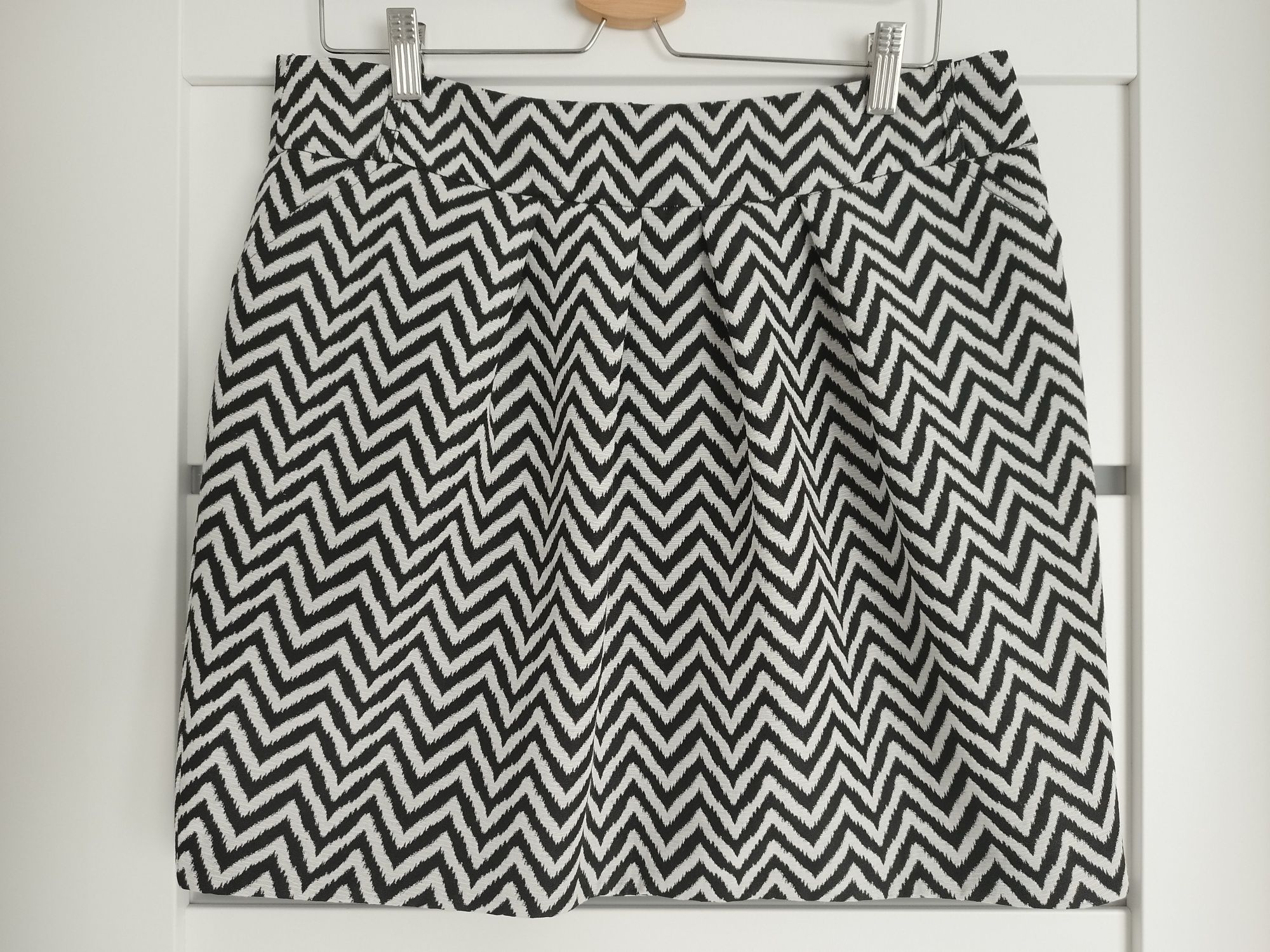 Biało czarna spódnica Dorothy Perkins zygzak zebra 40 42. XL L