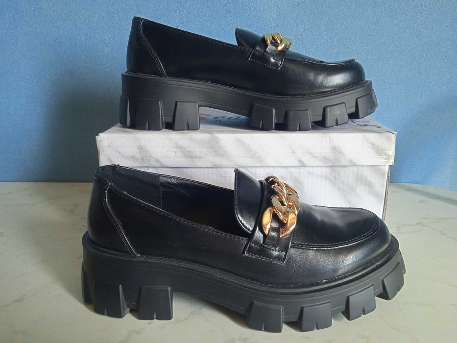 Лоферы женские р.37 новые