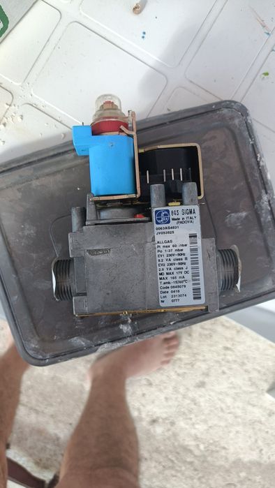 Vários artigos e bombas para caldeiras