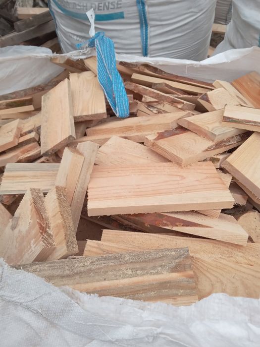 Дрова обрізки соснової дошки