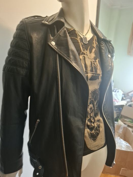 Blusão em pele tamanho L alta qualidade