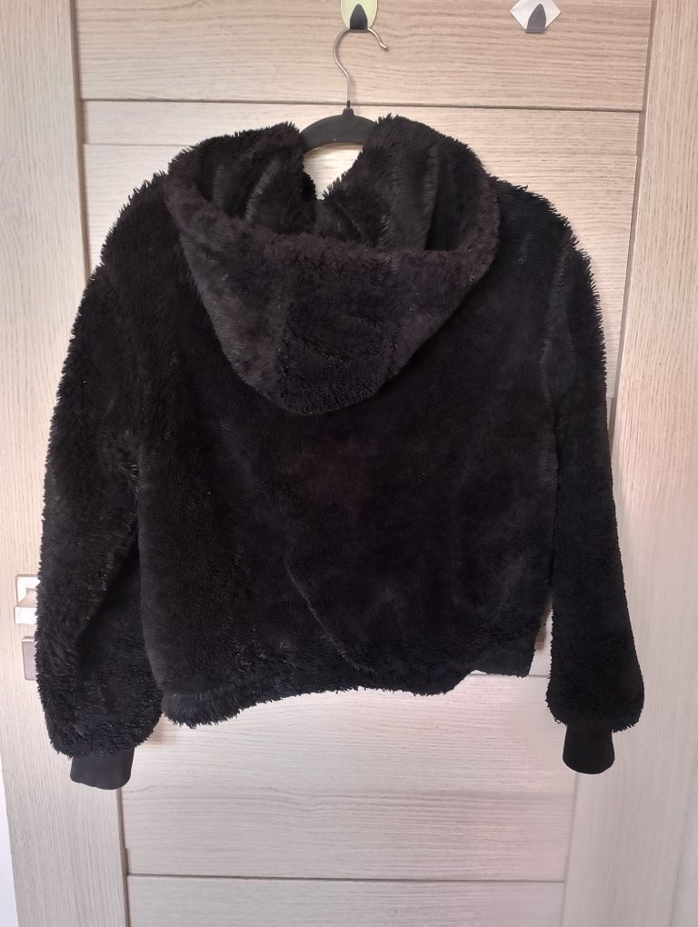 Kurtka czarna z misiem Bershka
