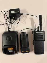 Рация Motorola DP4400E UHF 403-527 МГц. с зарядкой