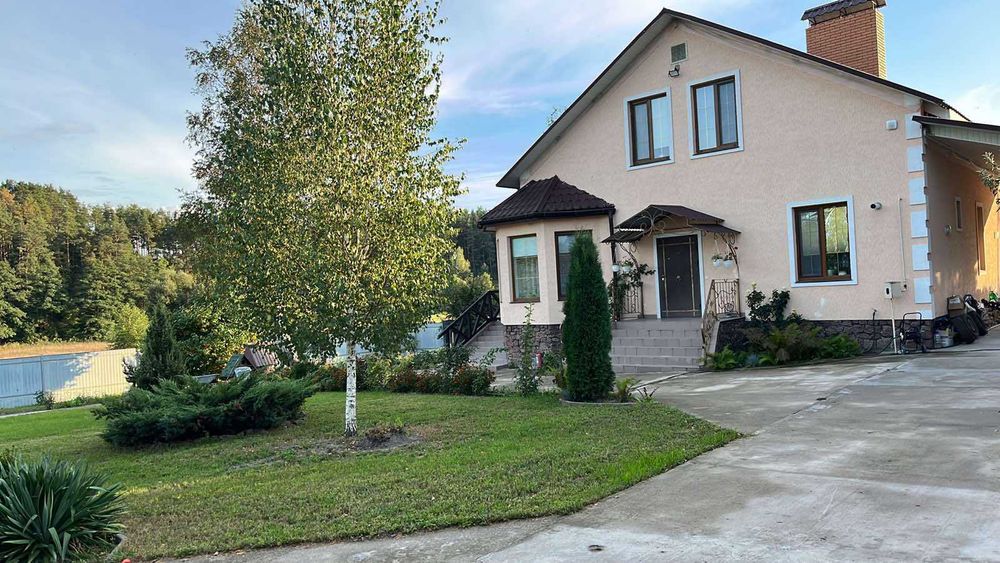 Будинок з виходом до рiчки