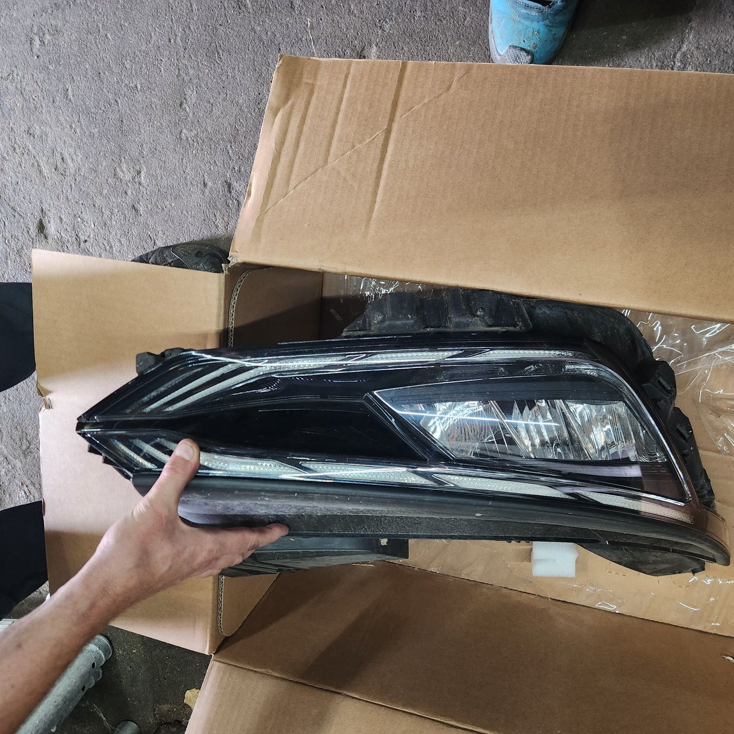Oswietlenie Lampy przednie kia
