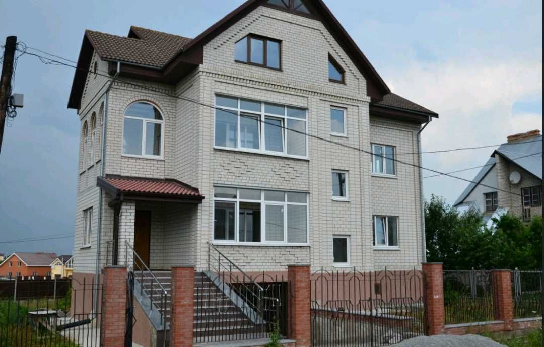 № 13159 - Будинок, Крошня, Гаражна, 3-пов., цегла