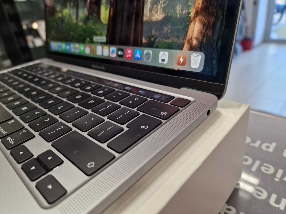 Macbook PRO 13 2020/ M1/ 8GB/ 256GB/ Space Gray/ 71 cykli/ Grade A-