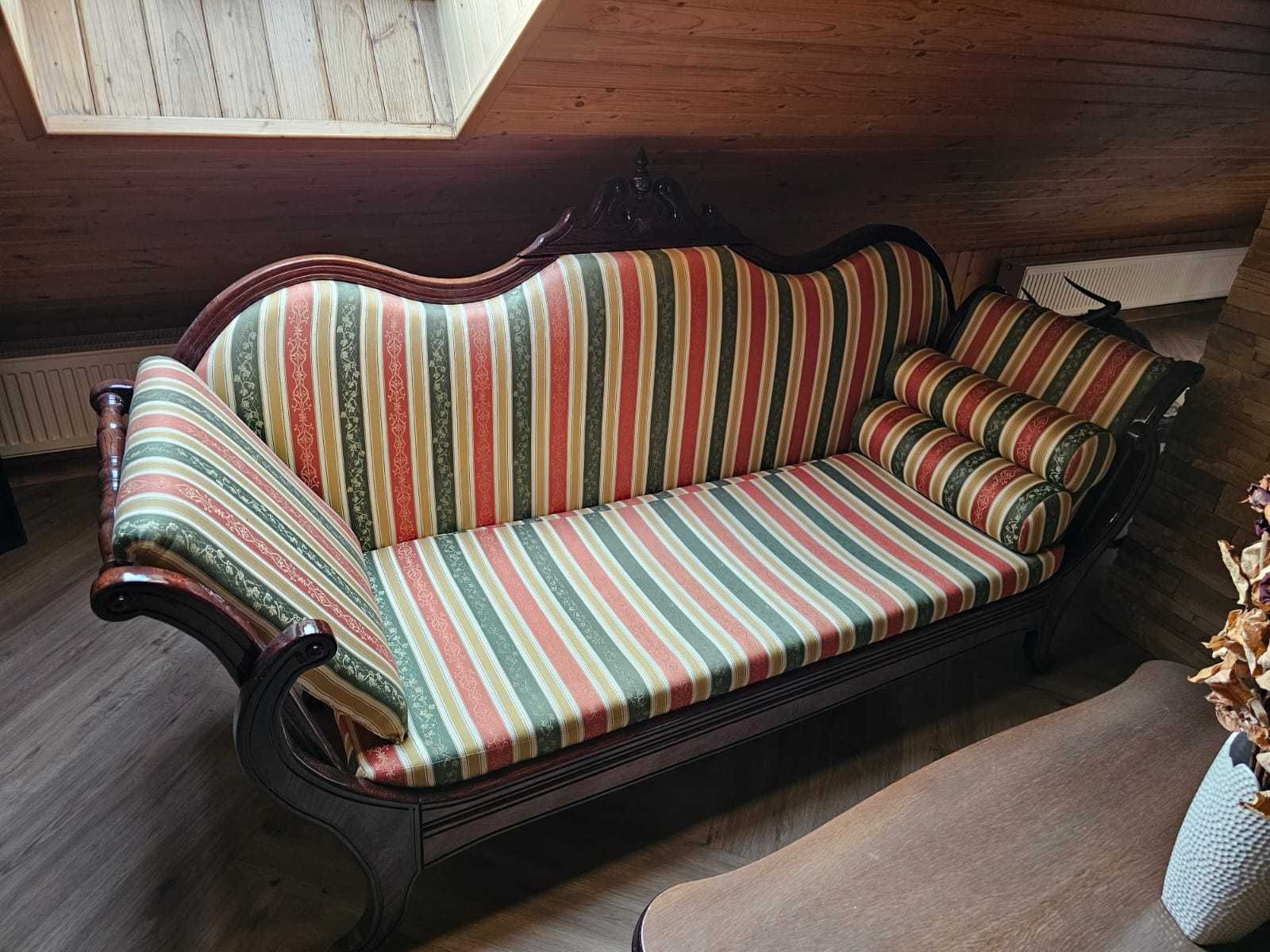 Piękna sofa w stylu ludwikowskim, retro