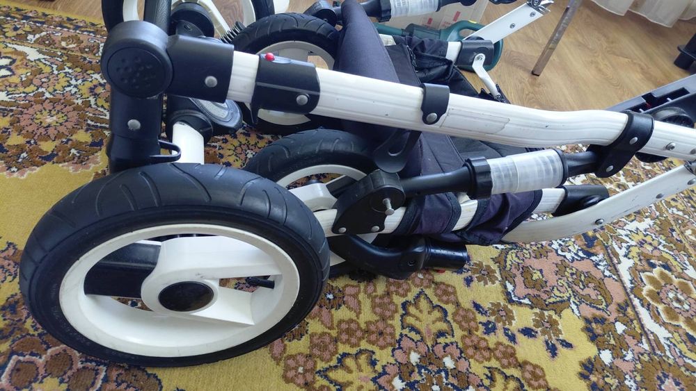 Зручна та комфортна дитяча коляска 2 в 1