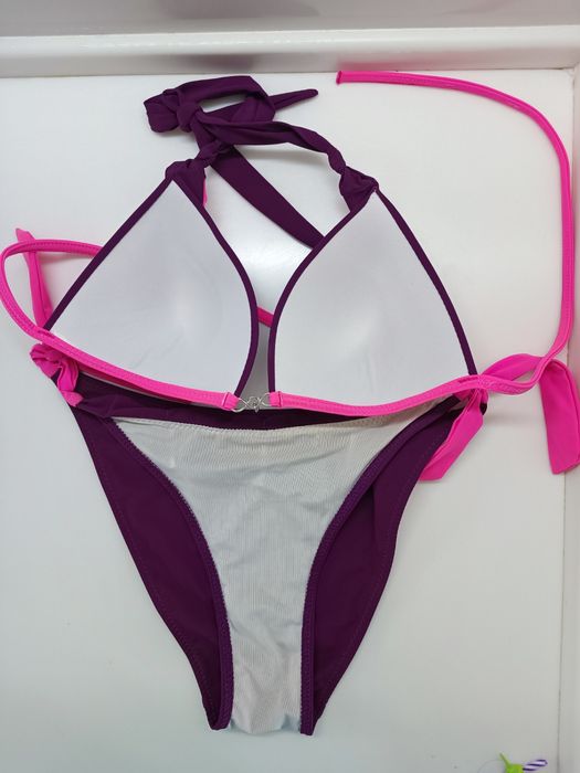 Яскравий купальник 42р.