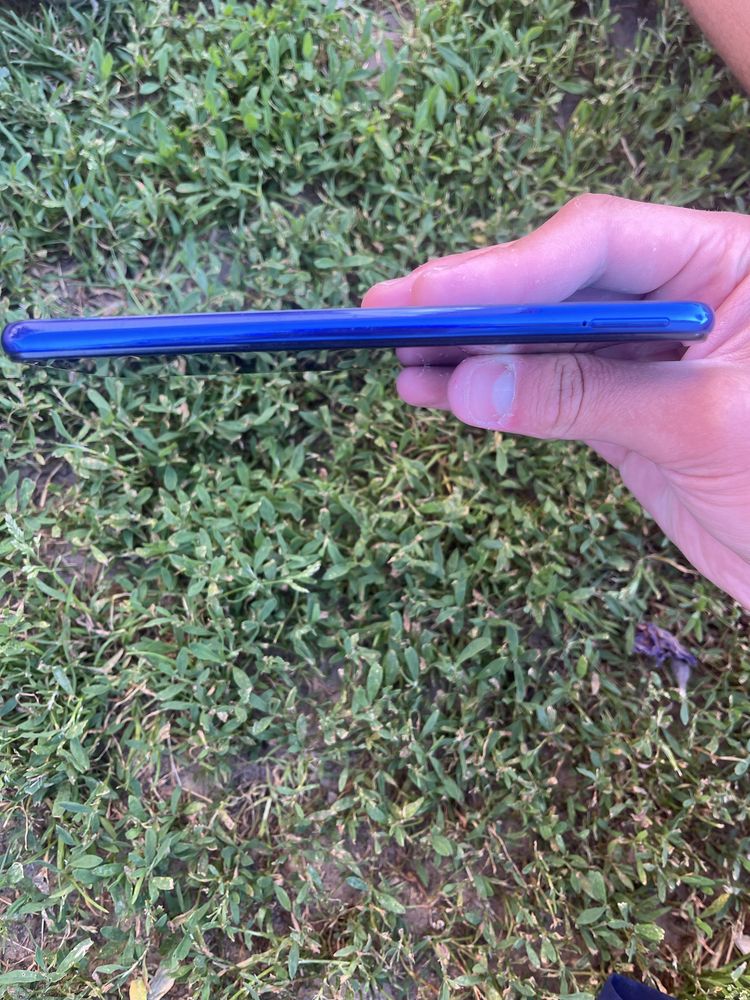 Телефон Redmi note 8