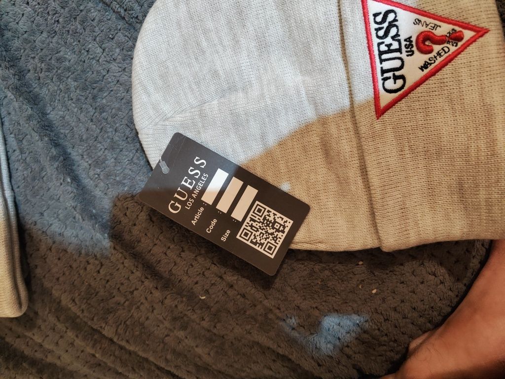 Sprzedam nową orginalna czapkę guess