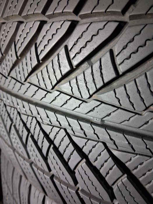 245/45 19 Goodyaer ultra grip perfomance Зимова резина