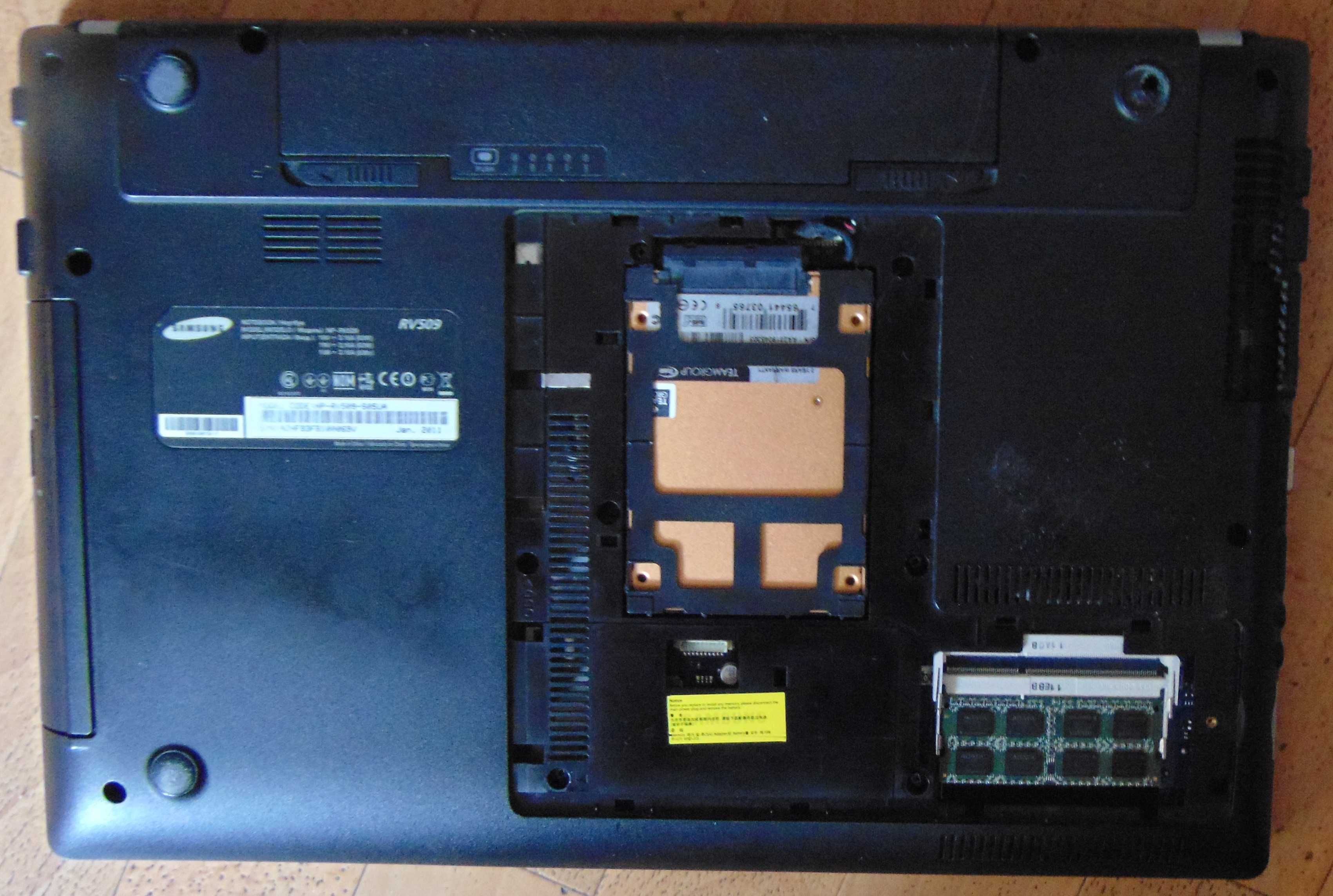 Ноутбук Samsung RV509 по частям (разборка)