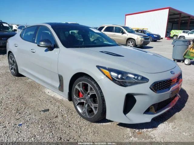 Kia Stinger 3.3 V6 benzyna 365KM 4X4 wersja GT2 piękny kolor!!!