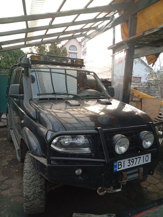 Уаз Патріот на повному заряді