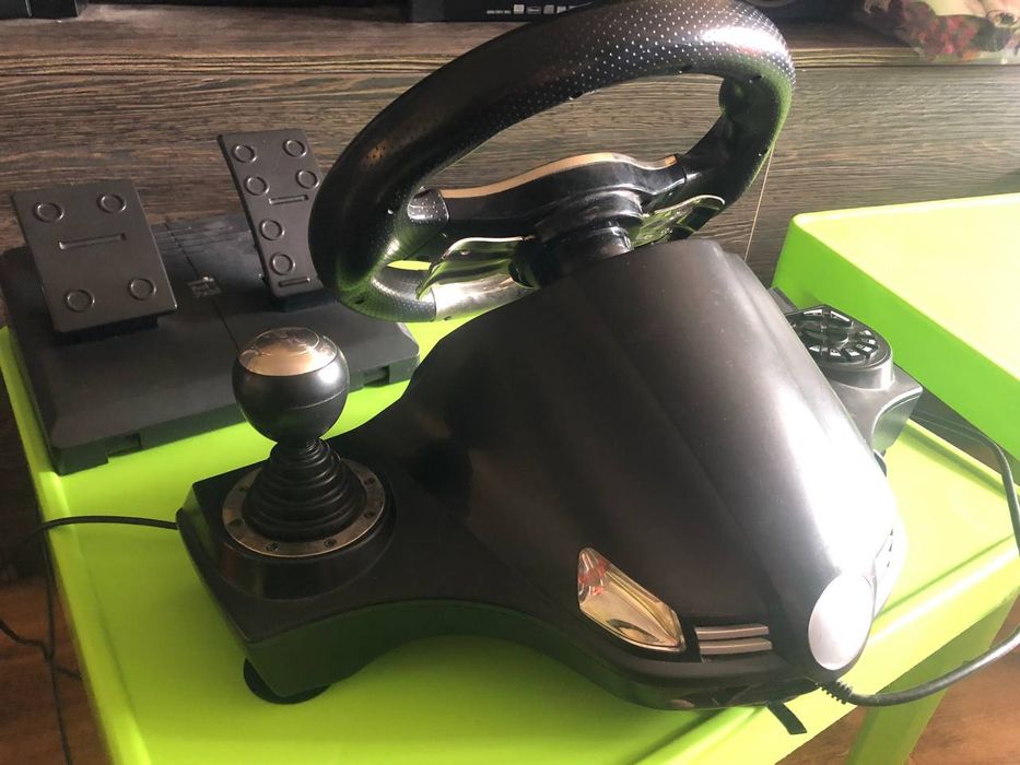 Игровой руль Bravis