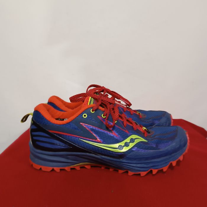 Buty Saucony sportowe do biegania treningowe roz,39,
2. Spodnie McKinl