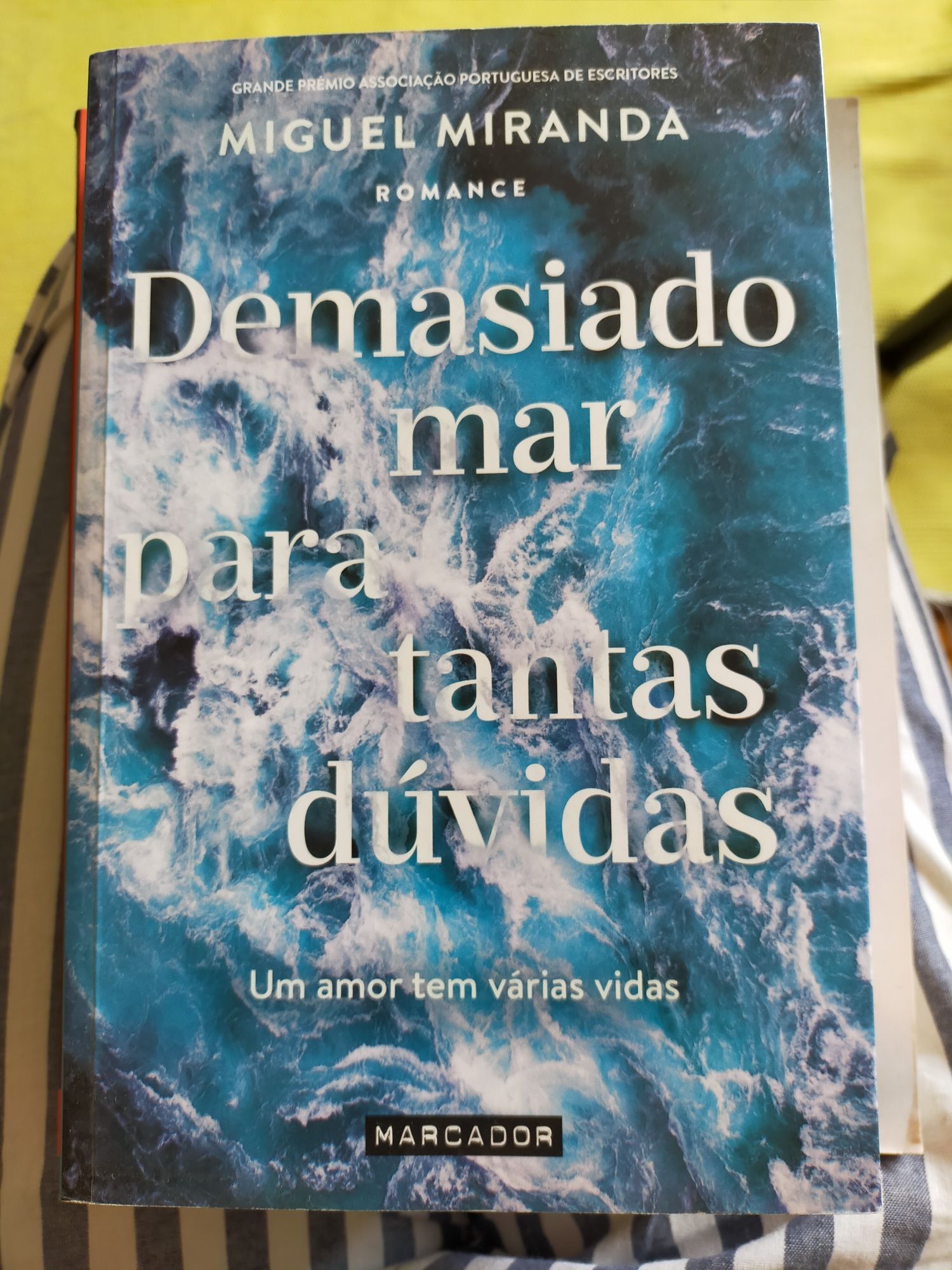 Livro Demasiado Mar Para Tantas Dúvidas (Miguel Miranda)