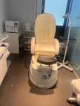 Stanowisko manicure . Warszawa blisko rodna daszyńskiego