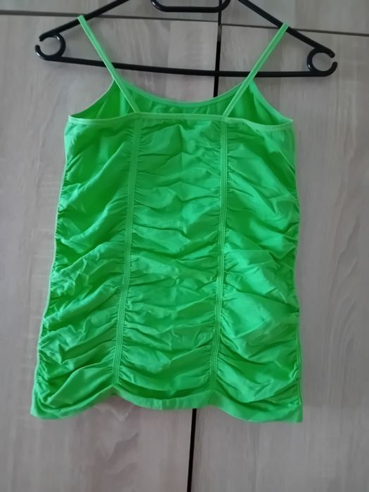 Bluzka na ramiączkach kolor jasno zielony na niską  osobę  rozmiar S
