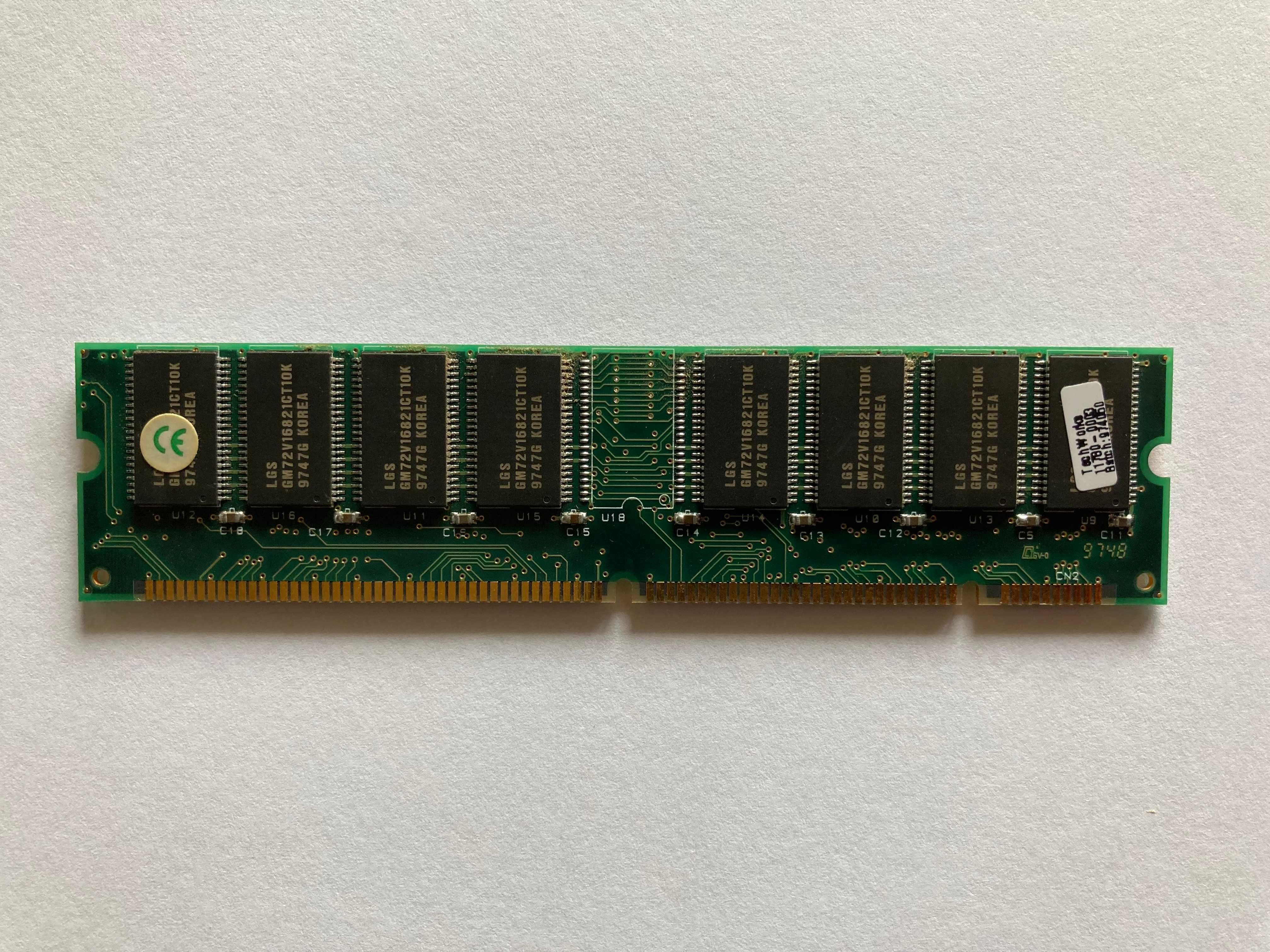 EPD5 • Dimm 32 Mb SDRAM 3.3 volts - €15 com portes incluídos.
