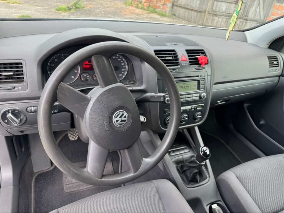 Продам Golf 5 1.6 mpi