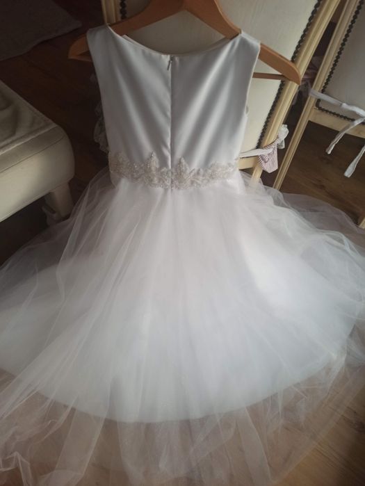 Delikatna sukienka komunijna