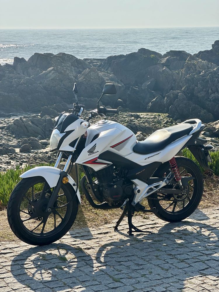 Moto Honda CBF 125 de 2018 (GLR125)
