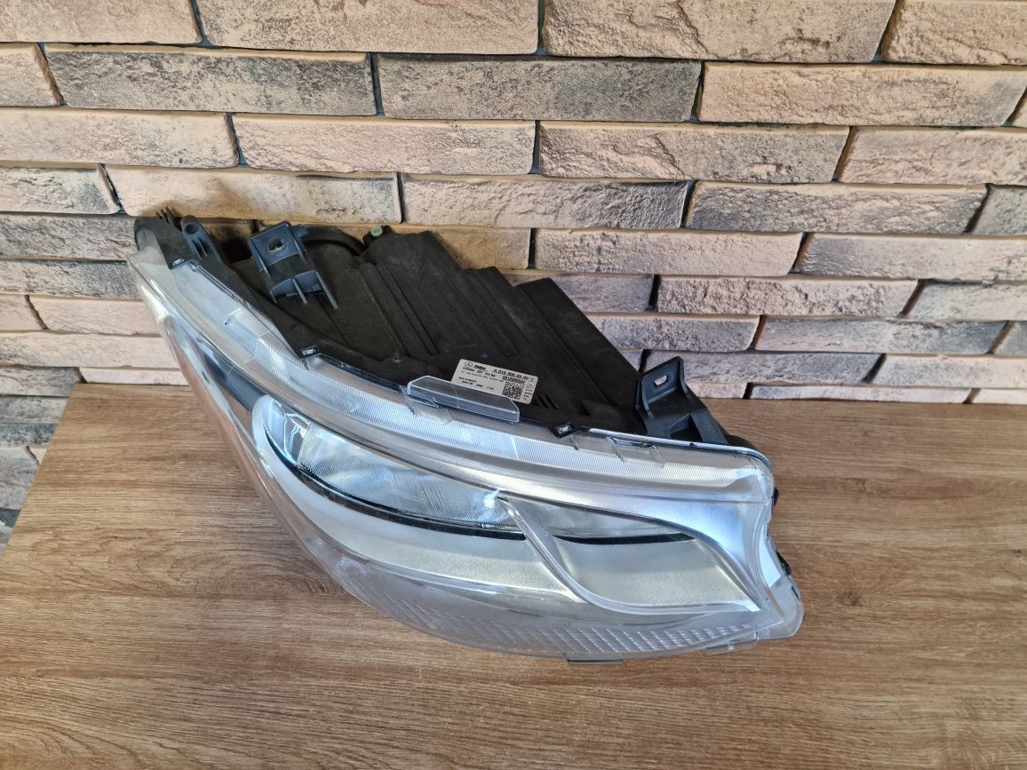 A9109060500 Фара переднч права Америка Mercedes Sprinter 907 910 USA