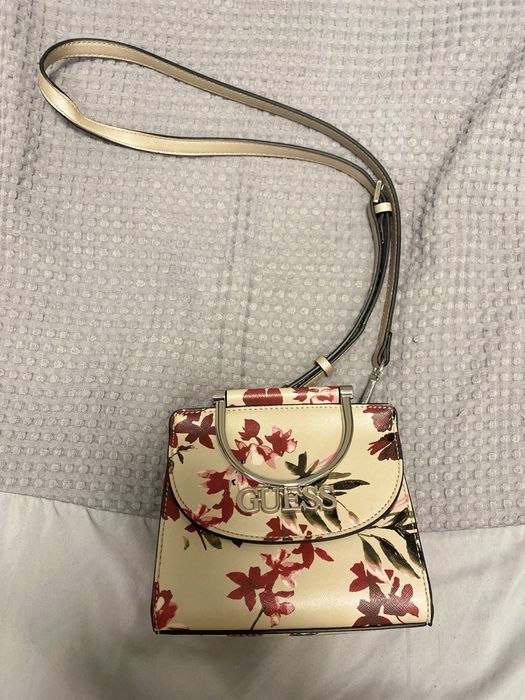 Сумка Guess