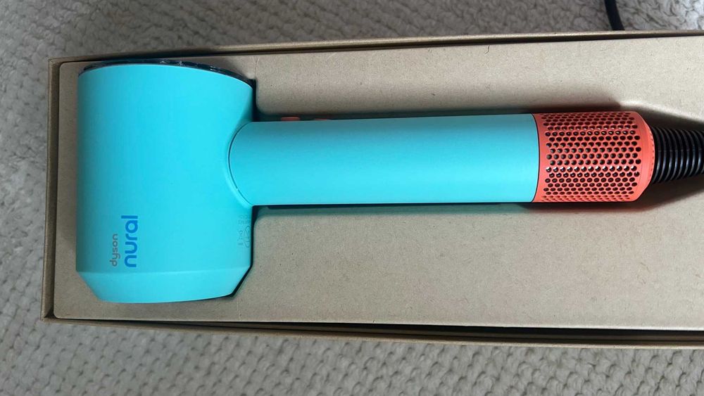Sprzedam profesjonalną suszarkę do włosów Dyson supersonic nural
