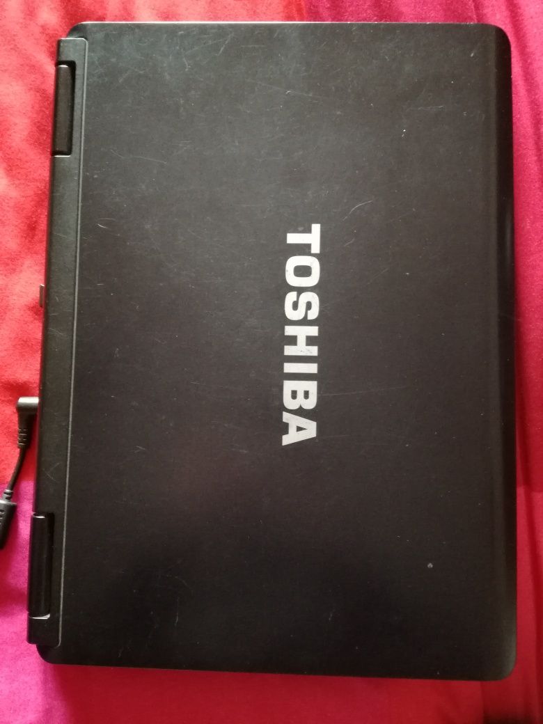 Toshiba Portátil Ofereço Portes