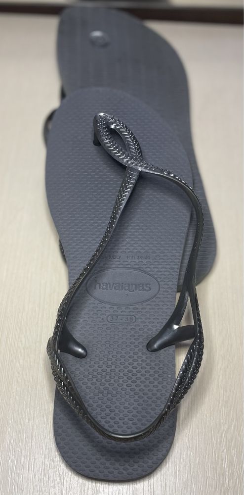 Сандалі, вьʼєтнамки Havaianas