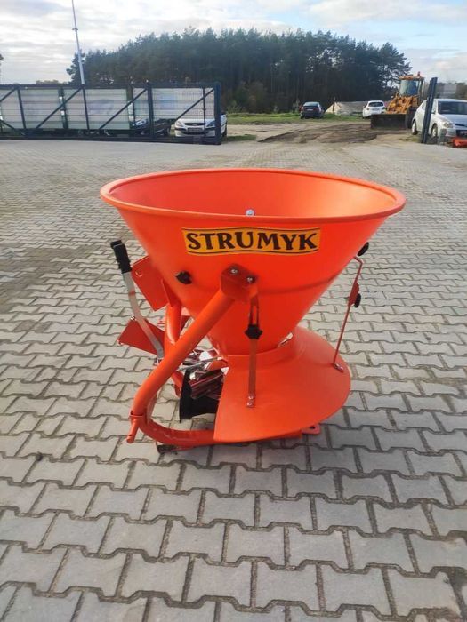 Posypywarka solarka piaskarka do ciągnika 200L 300L 400L Lejek