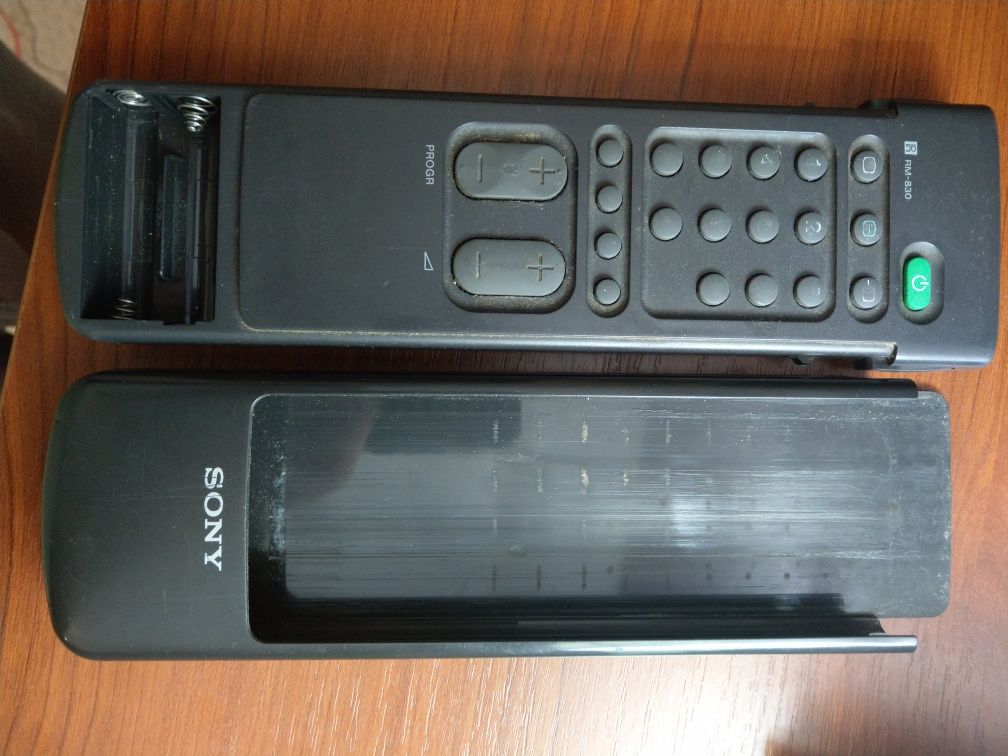 Pilot do telewizora Sony rm-830