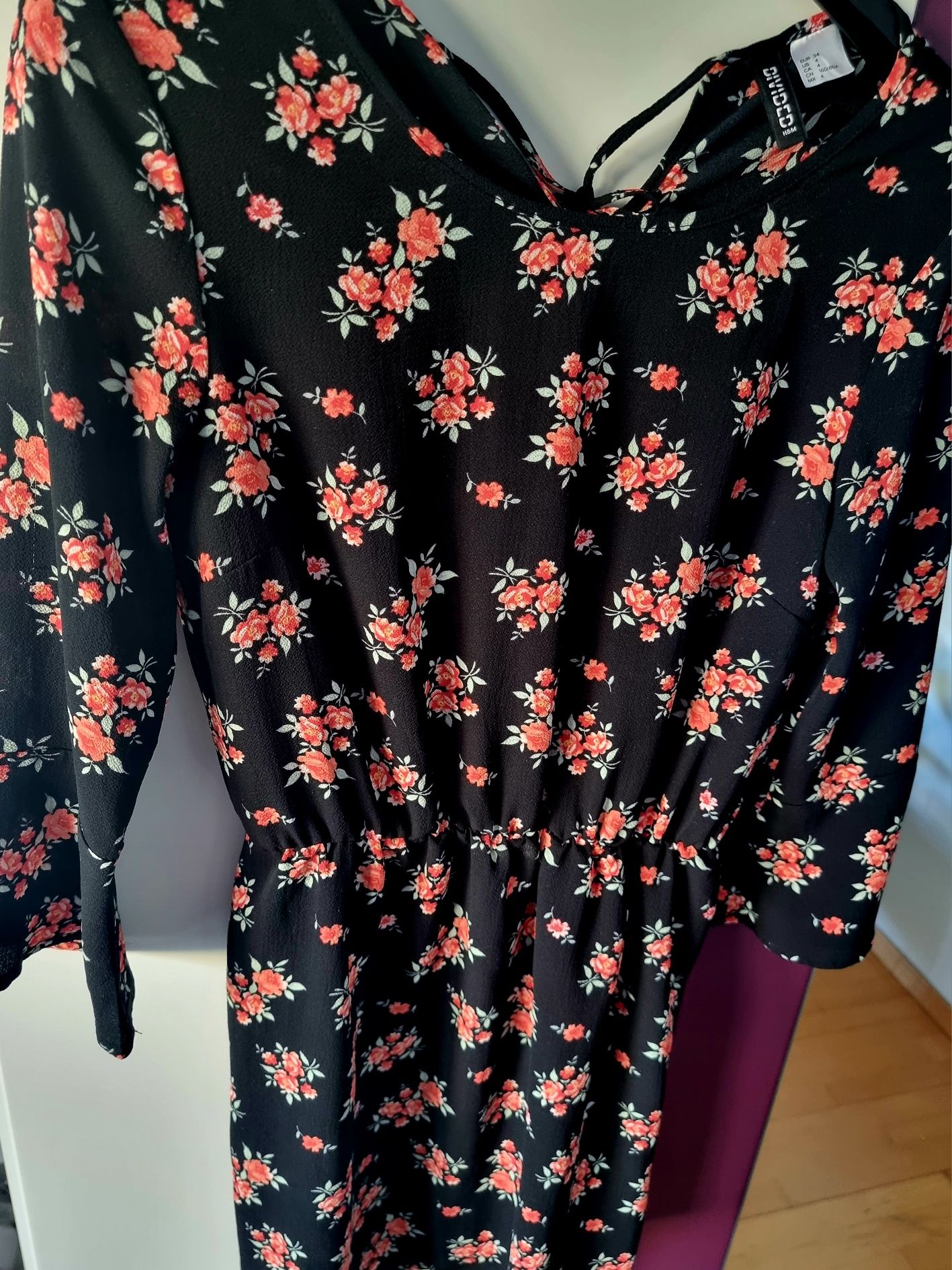 Czarna letnia mini sukienka w kwiaty XS H&M