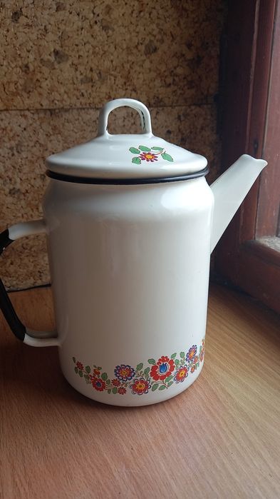 Чайник эмалированный советский