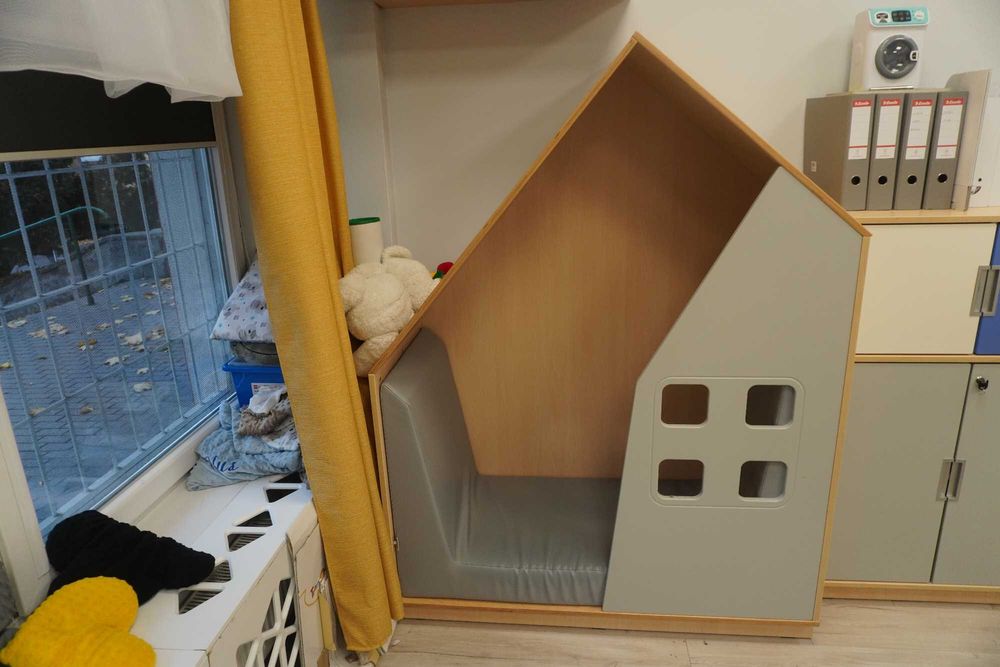 szafka kryjówka z materacem