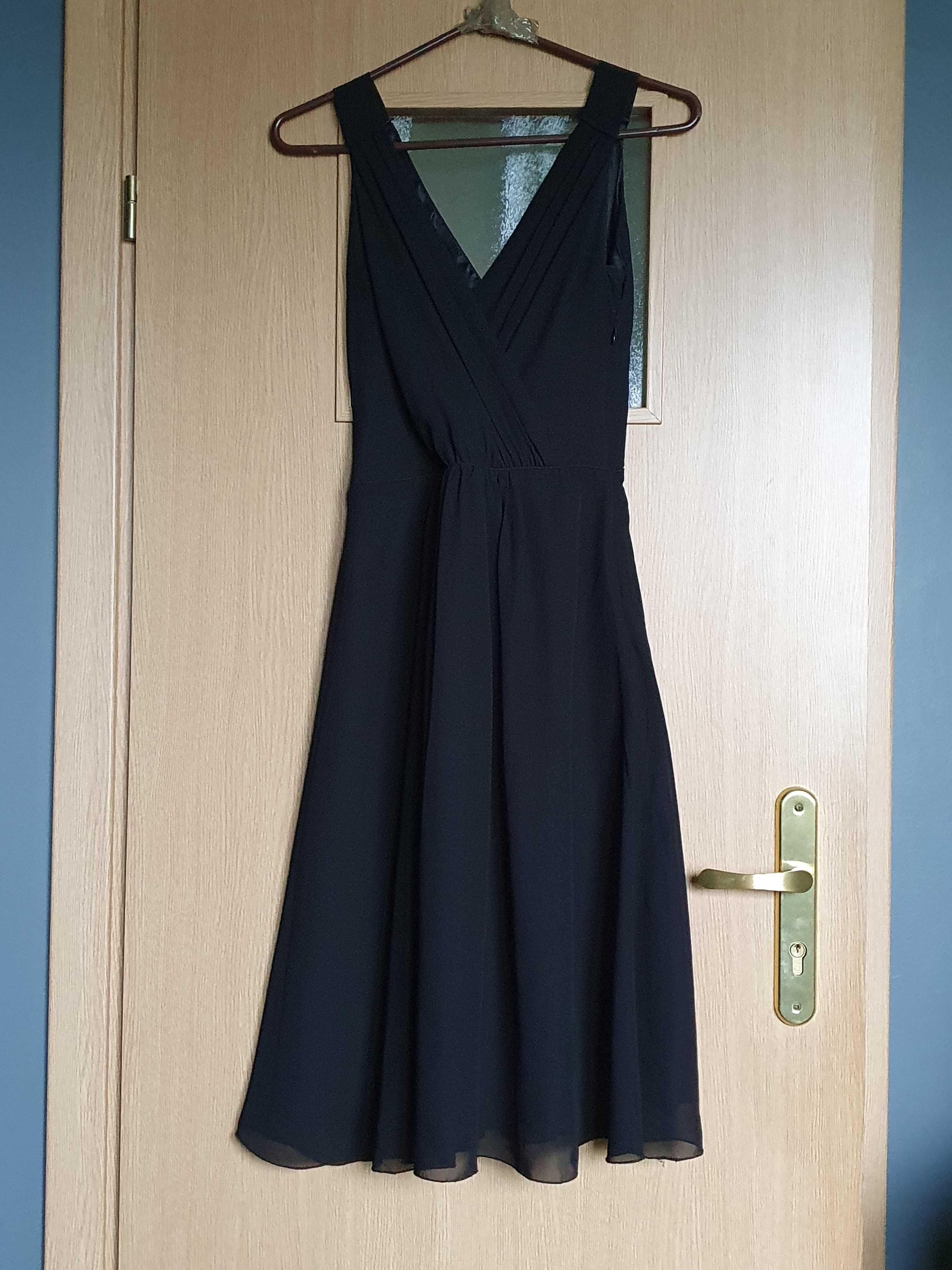 Sukienka czarna klasyczna
