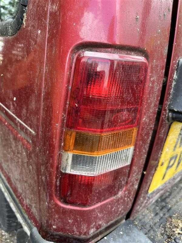 Land Rover Discovery 200 Farolim Pisca esq PRC6476
