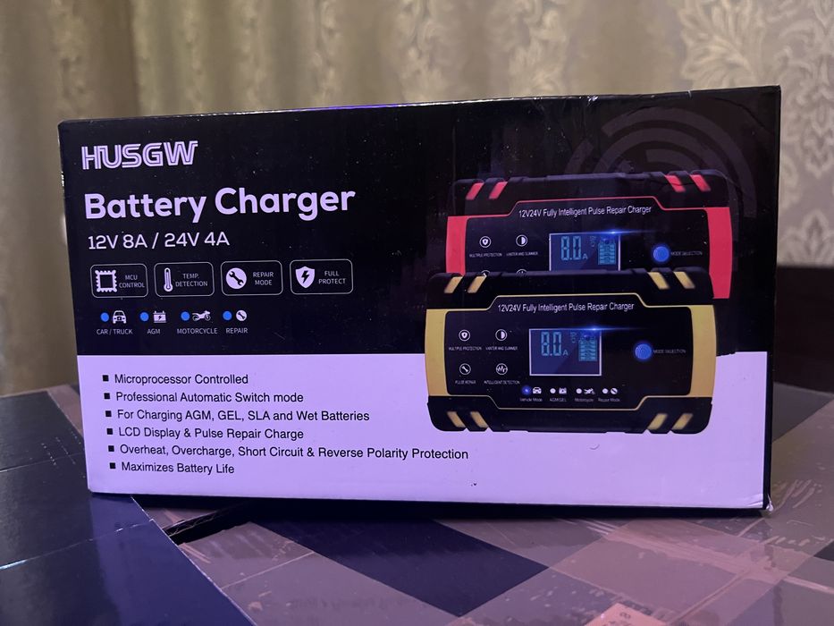 Зарядное устройство для автомобильного аккумулятора 8А 12В / 4А 24В,