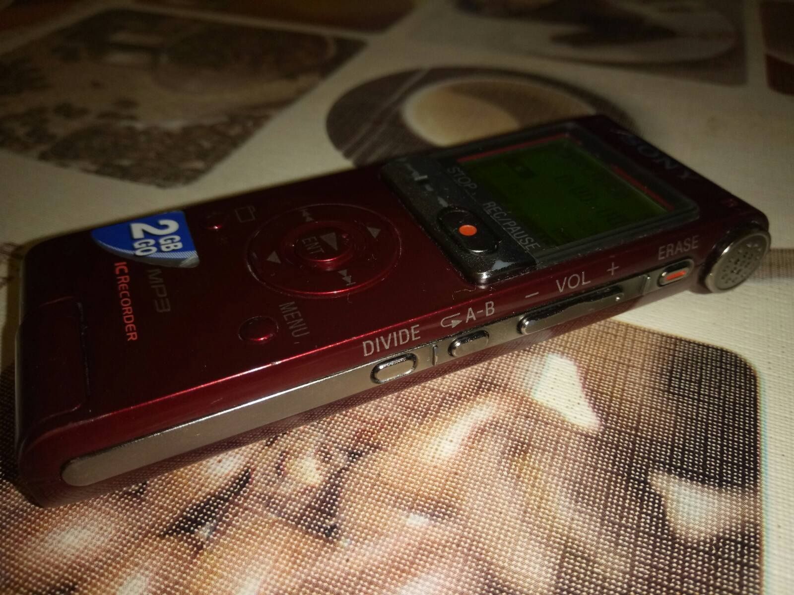 Диктофон стерео Sony ICD-UX200 2Gb