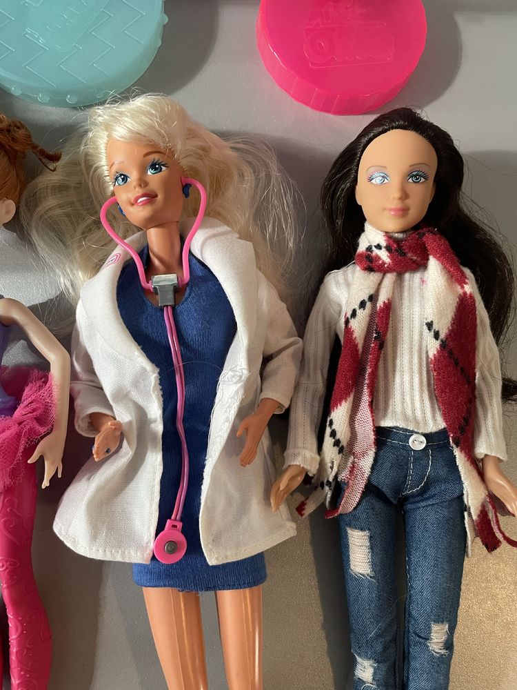 Іграшки ляльки Барбі лікар лот дитячих іграшок