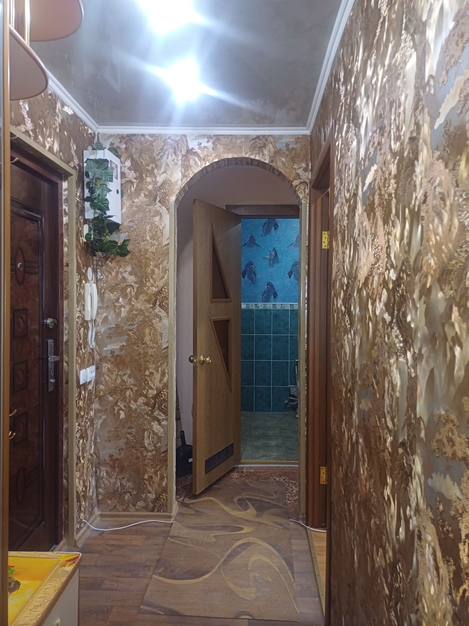 Продам 2 квартиры не угл 8/9 эт дома пр. Мира дом тканей Меаллургичес!