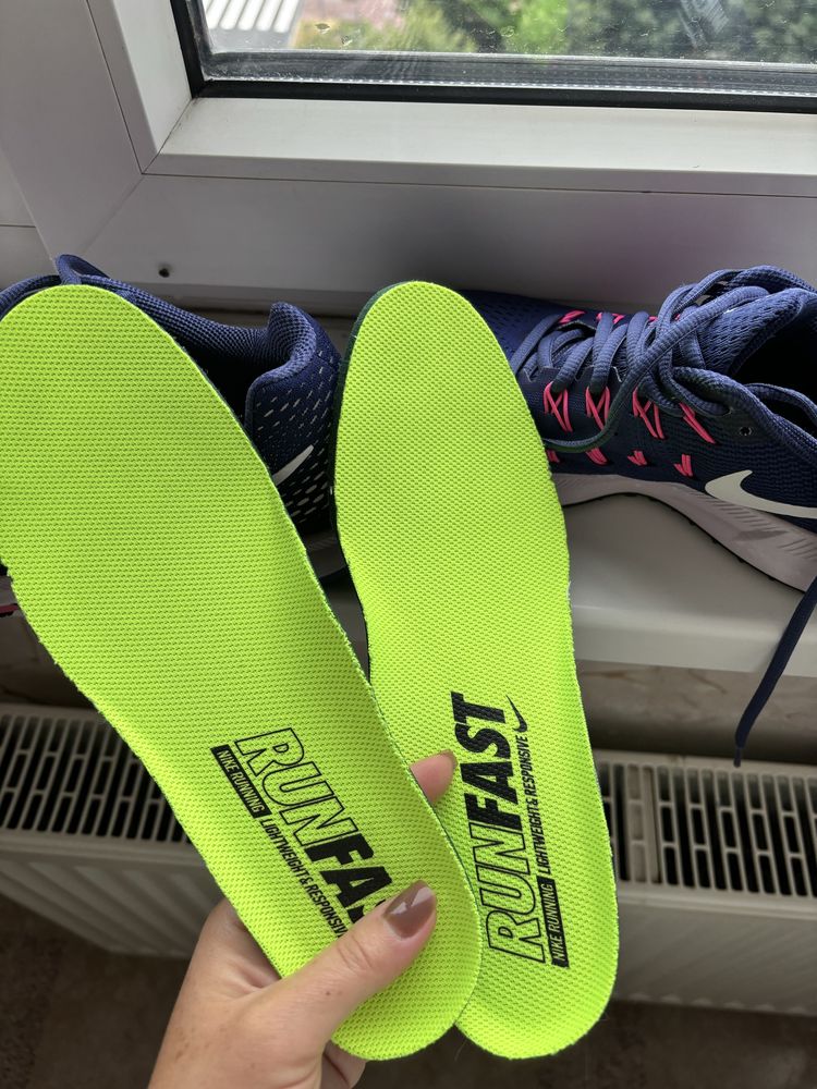 Кросівки WMNS AIR ZOOM PEGASUS 33 nike