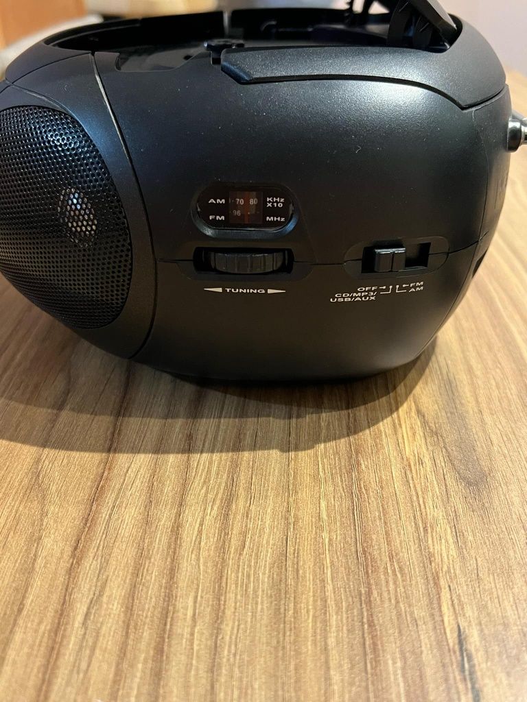 Magnetofon Kruger&Matz KM6101 boombox radio otwarzacz CD
